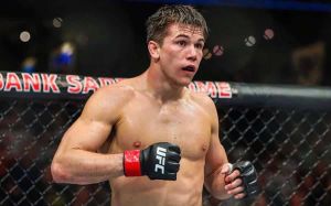 Александр Эрнандес получил нового соперника на UFC 249 вместо выбывшего Махачева